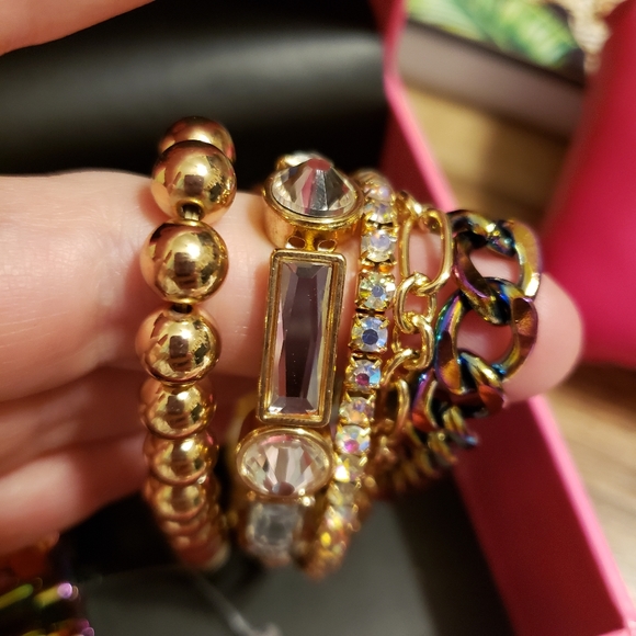 Betsey Johnson Watch and set of 5 bracelets - Picture 9 of 15